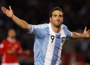 西班牙队观众热烈欢呼！，TheShy迎来五赛季出色发挥全场沸腾不已